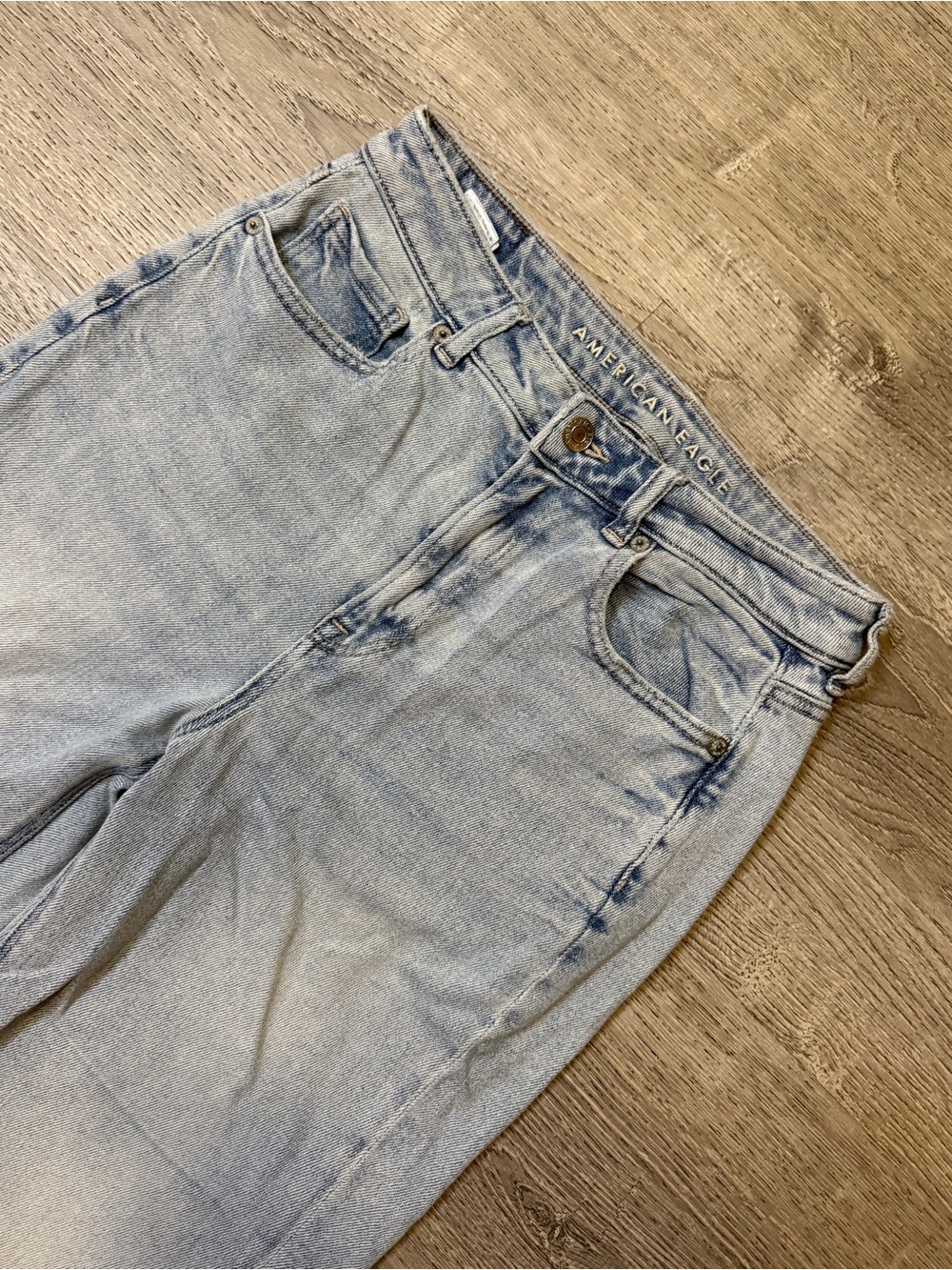 •AMERICAN EAGLE• MOM STRAIGHT JEANS - Picture 3 of 9